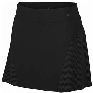 Nike Women Dri-FIT Flex Woven 15" Golf Skort Short